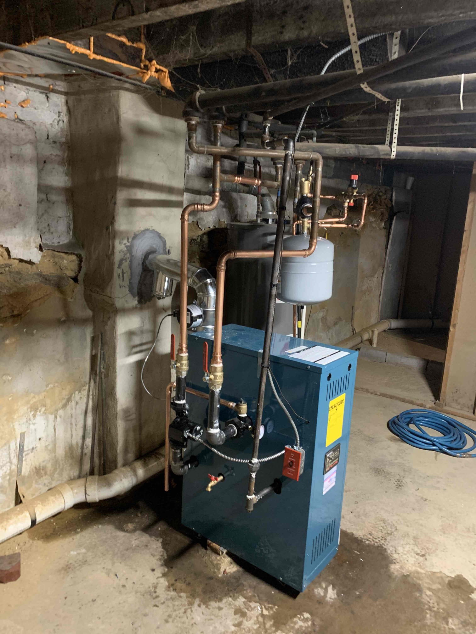 e0892889-9e89-4494-b8c3-811041bb8405_cdv_photo_002 boiler in basement